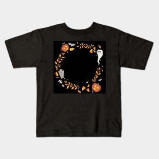 Cute and spooky Halloween wreath Kids T-Shirt